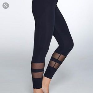 LIKE NEW! Pure Barre by Onzie 7/8 Leggings